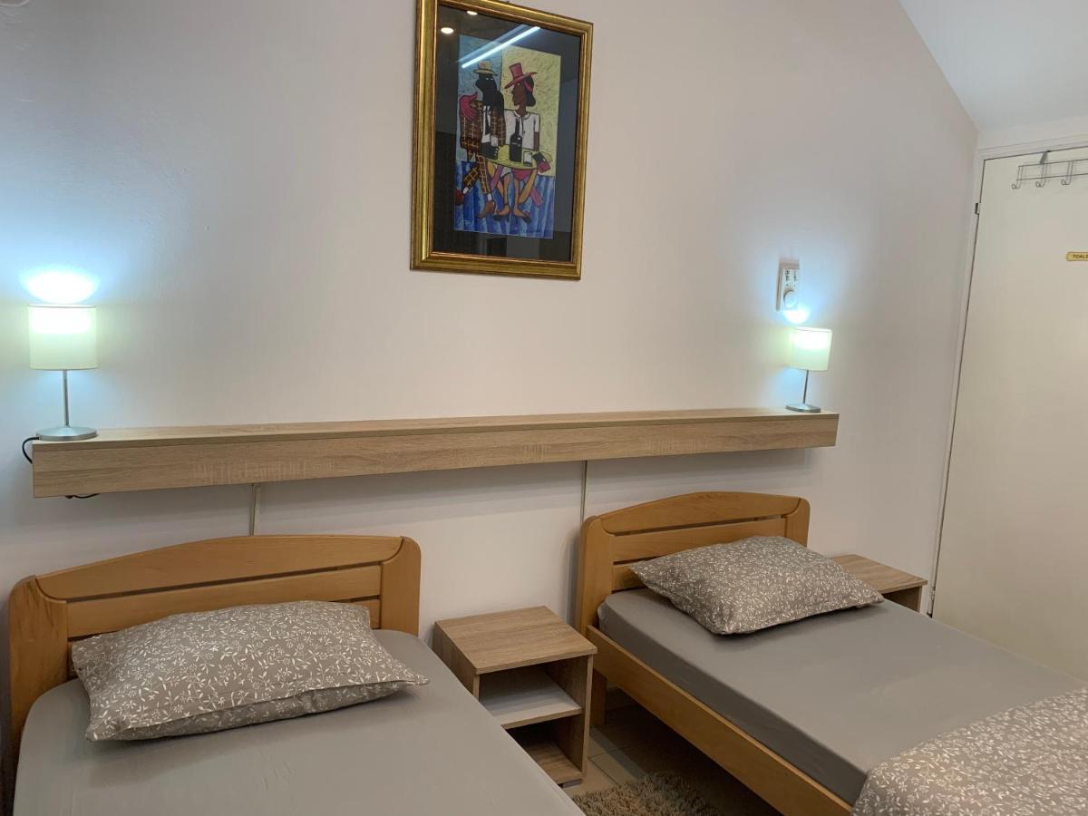 Guesthouse Vladimir & Ana Pančevo エクステリア 写真